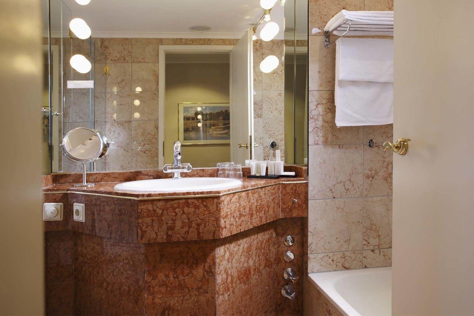 Kurpark-hotel 4*